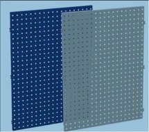 Panel z blachy perforowanej do montażu na stanowisku lub ścianie, 750x640mm. Panel z blachy perforowanej do montażu na stanowisku lub ścianie, 750x640mm.
